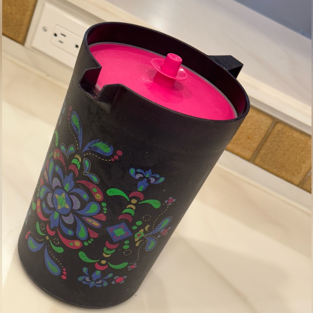 Tupperware kaliopi pitcher